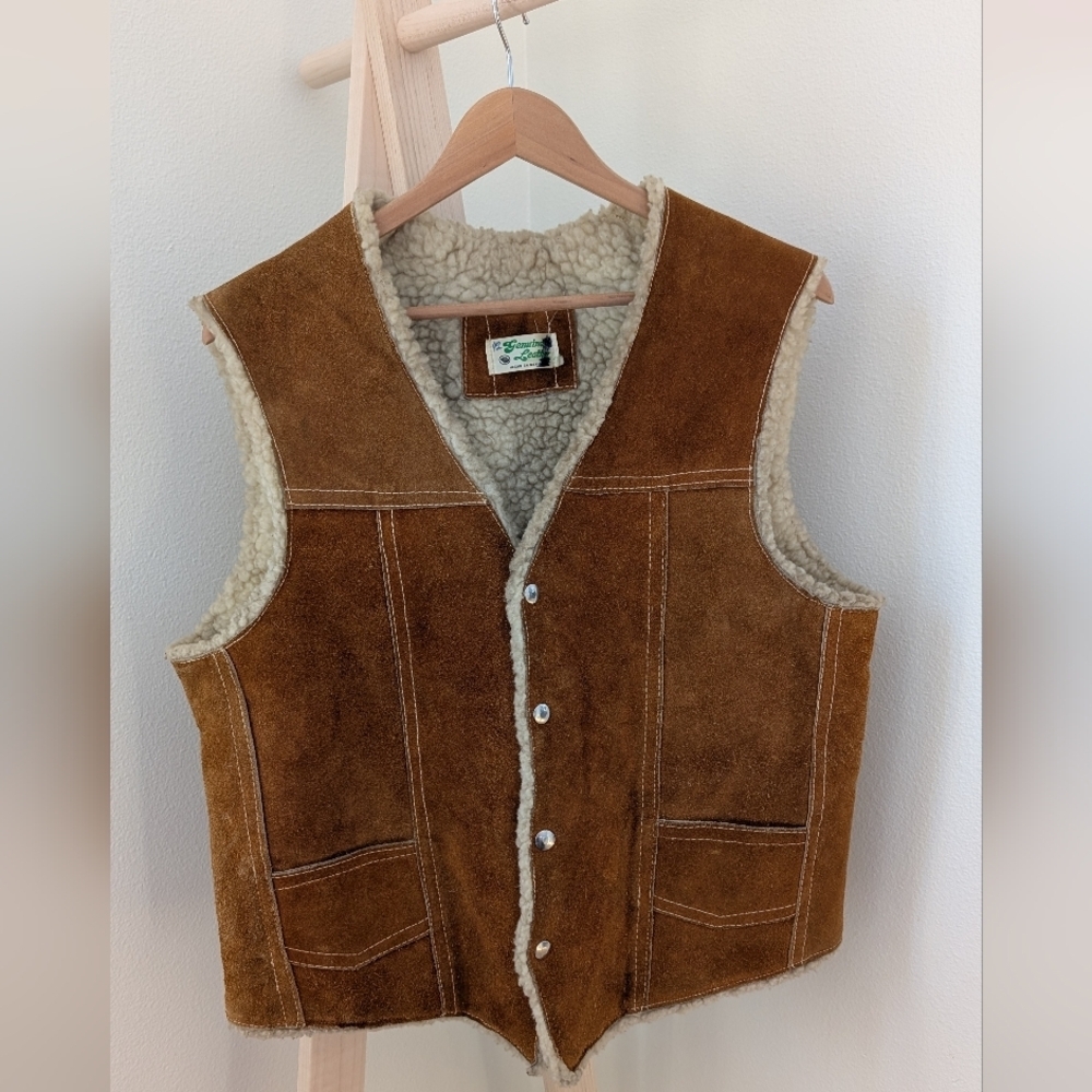 Vintage Western Style Sherpa Lined Leather Button Down Vest In Hazelnut Brown